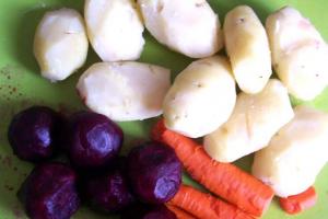 Fasulyeli salata sosu: salatalıksız fasulyeli salata sosu tarifi